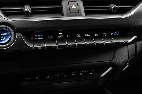 Lexus UX300e 30 of 30