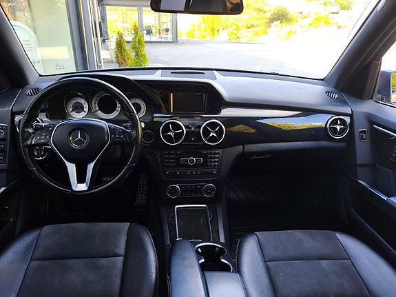 Mercedes-Benz GLK220 12 of 30