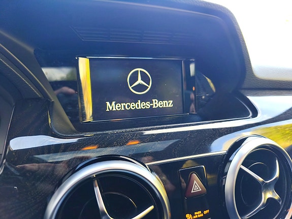 Mercedes-Benz GLK220 18 of 30