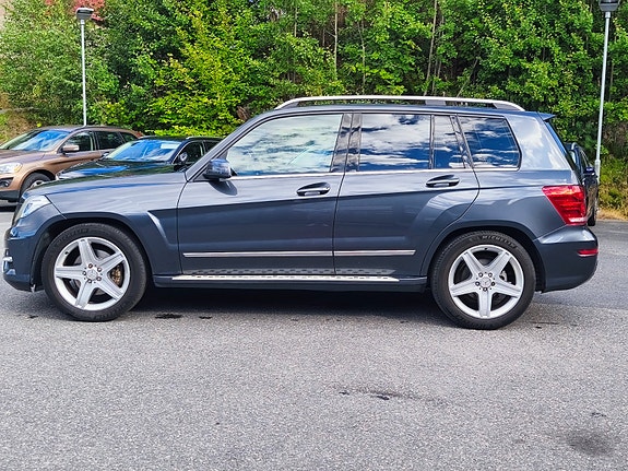 Mercedes-Benz GLK220 2 of 30