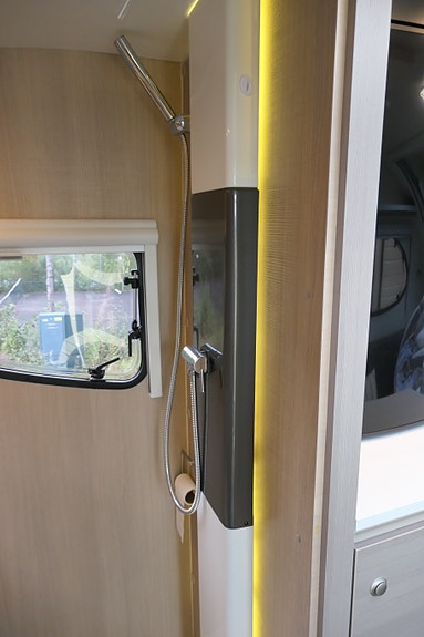 Adria 361 LH 22 of 30