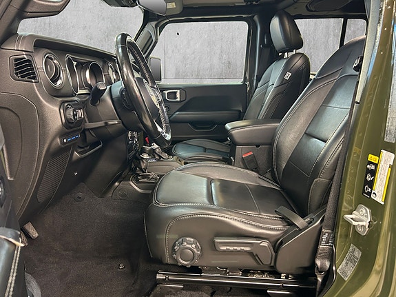 Jeep Wrangler Unlimited 10 of 30