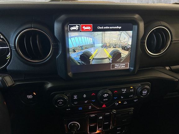 Jeep Wrangler Unlimited 26 of 30