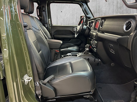 Jeep Wrangler Unlimited 15 of 30