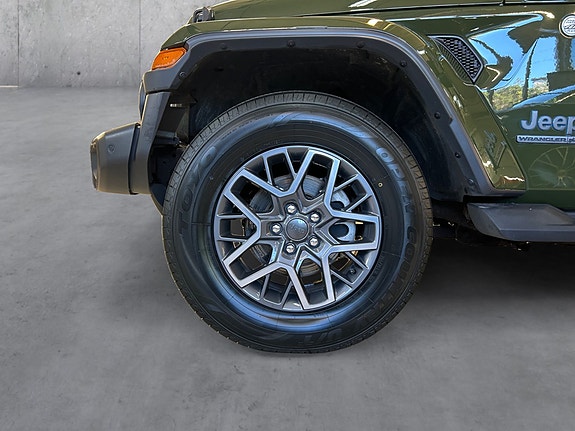 Jeep Wrangler Unlimited 9 of 30