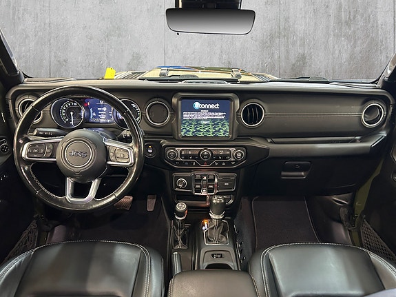 Jeep Wrangler Unlimited 18 of 30