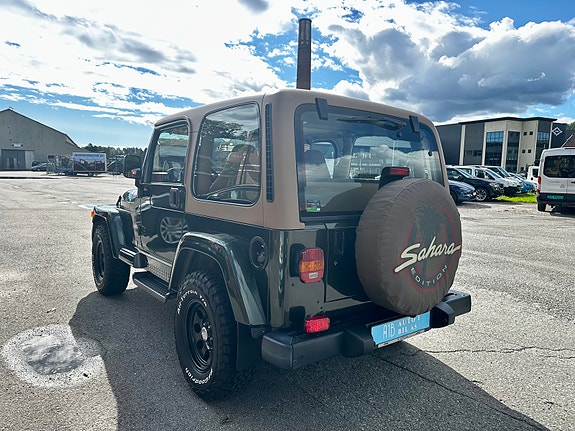 Jeep Wrangler 5 of 20