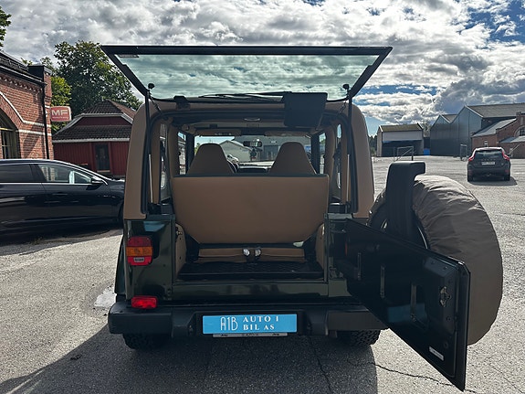 Jeep Wrangler 11 of 20