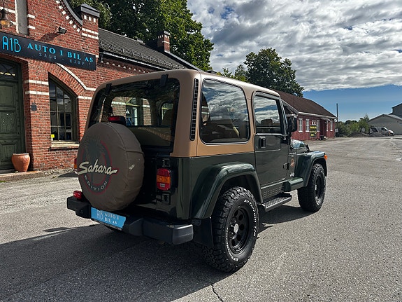 Jeep Wrangler 3 of 20