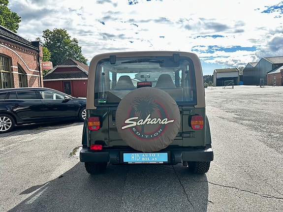Jeep Wrangler 4 of 20