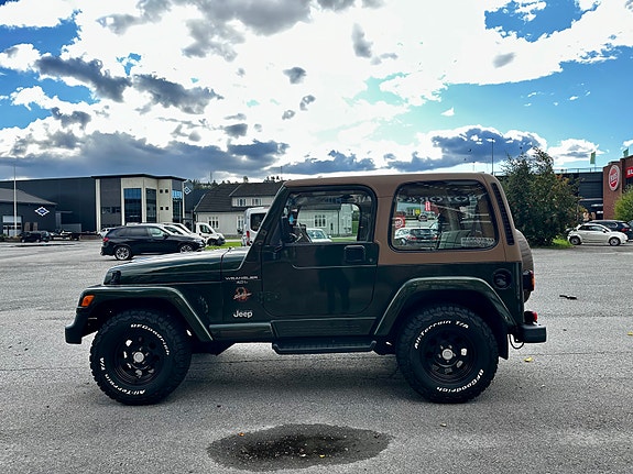 Jeep Wrangler 6 of 20