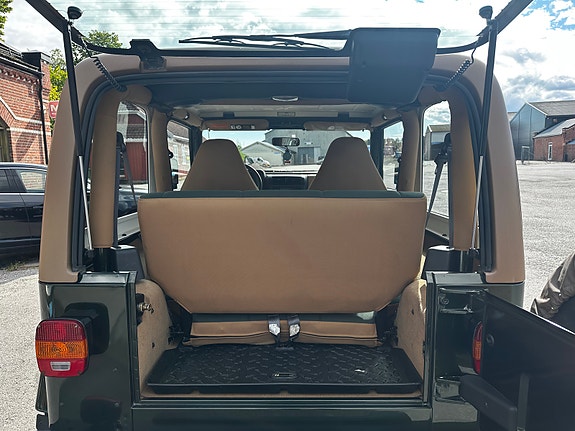 Jeep Wrangler 12 of 20
