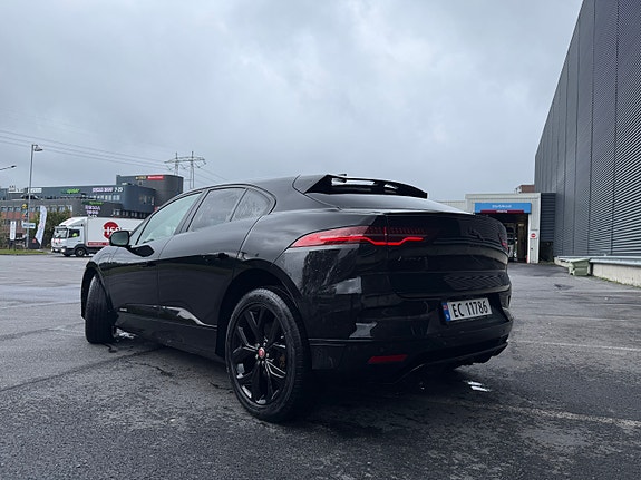 Jaguar I-PACE 2 of 30