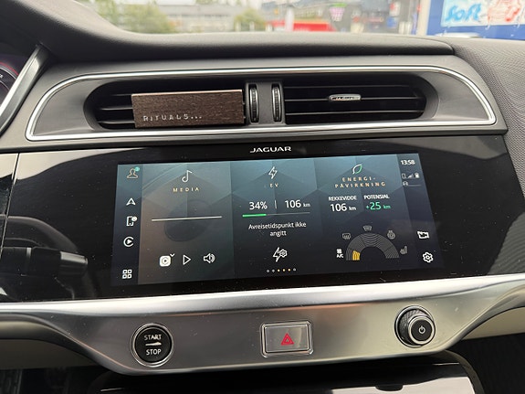 Jaguar I-PACE 20 of 30