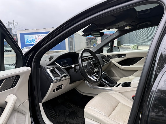 Jaguar I-PACE 11 of 30