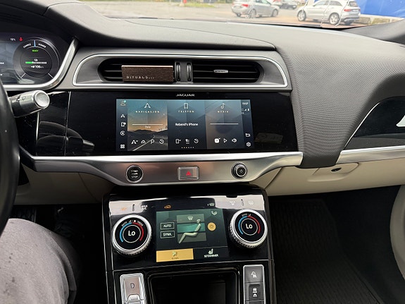 Jaguar I-PACE 18 of 30