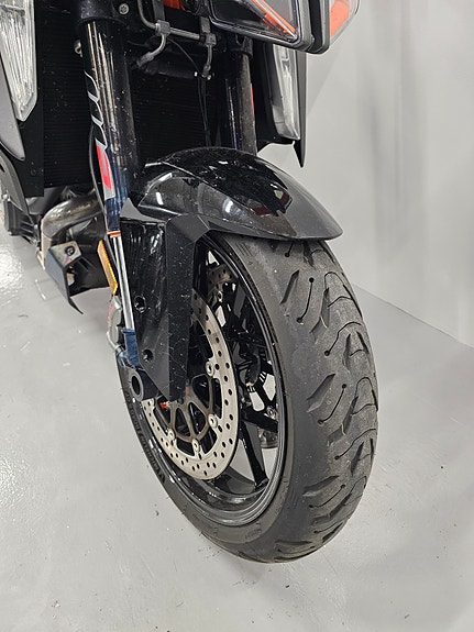 KTM 1290 Super Duke GT 3 of 9