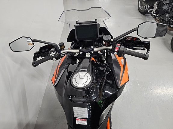 KTM 1290 Super Duke GT 6 of 9