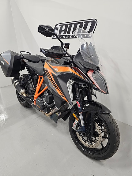 KTM 1290 Super Duke GT 2 of 9