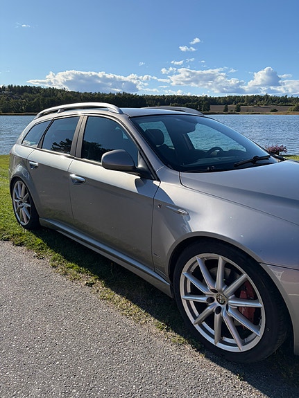 Alfa Romeo 159 2 of 19
