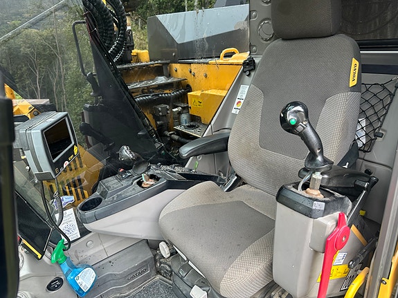 Volvo Ew140d 12 of 26