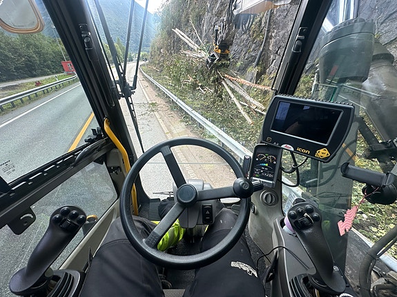 Volvo Ew140d 15 of 26