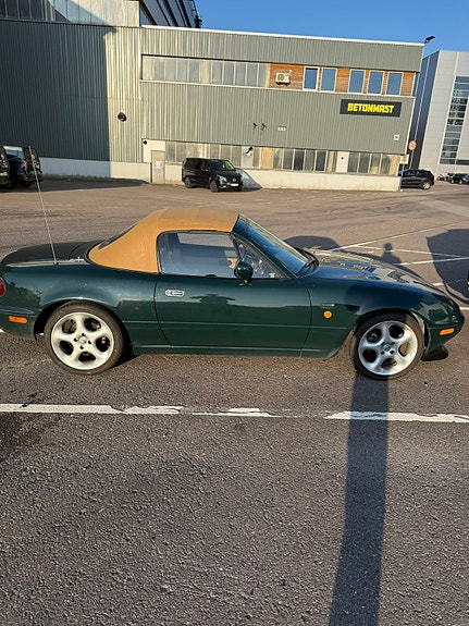Mazda MX-5 4 of 30