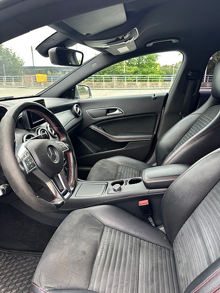 Mercedes-Benz CLA180 17 of 22