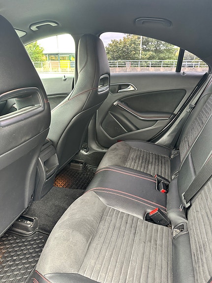 Mercedes-Benz CLA180 22 of 22