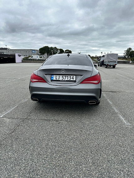 Mercedes-Benz CLA180 5 of 22