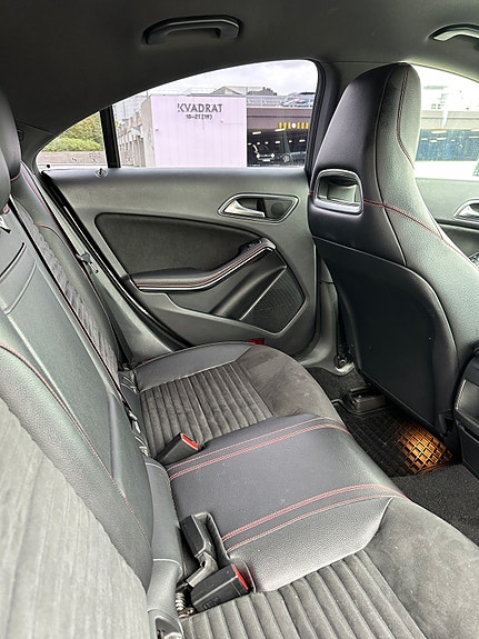 Mercedes-Benz CLA180 21 of 22