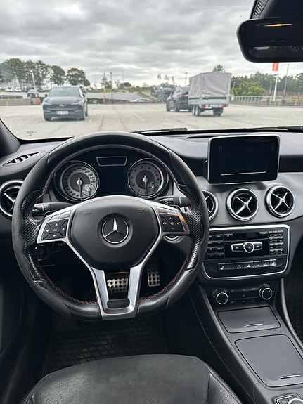 Mercedes-Benz CLA180 15 of 22