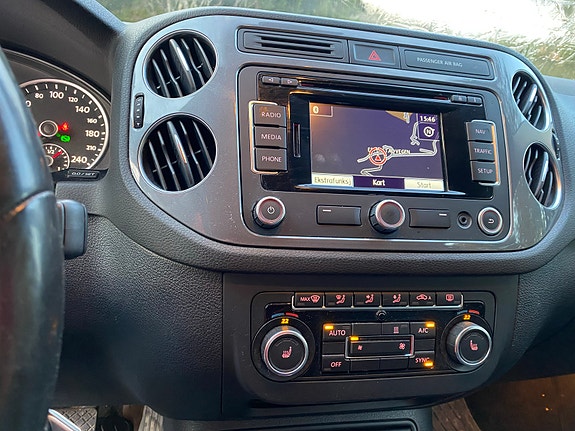 Volkswagen Tiguan 4 of 12
