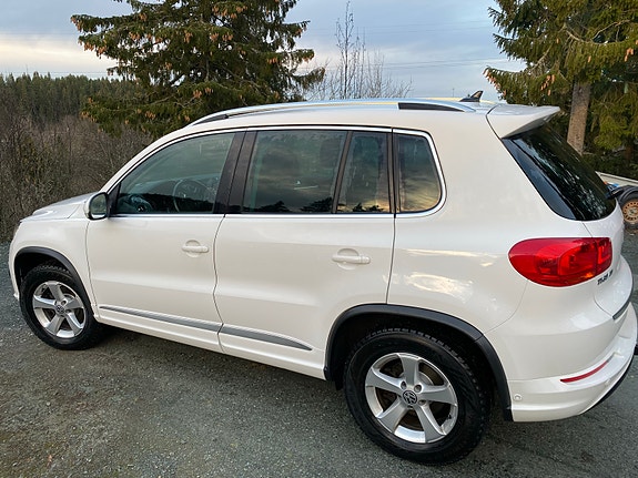 Volkswagen Tiguan 3 of 12