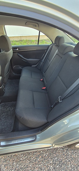 Toyota Avensis 7 of 12