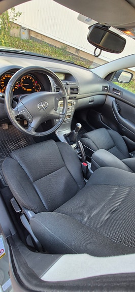 Toyota Avensis 5 of 12