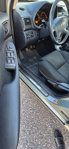 Toyota Avensis 4 of 12