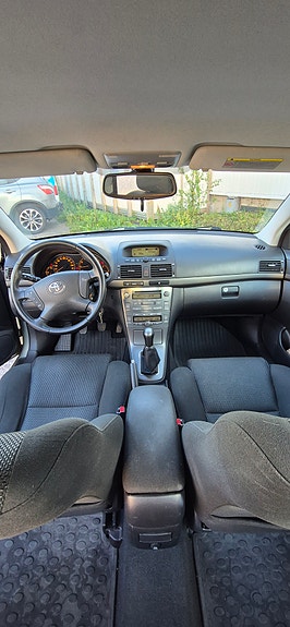 Toyota Avensis 6 of 12
