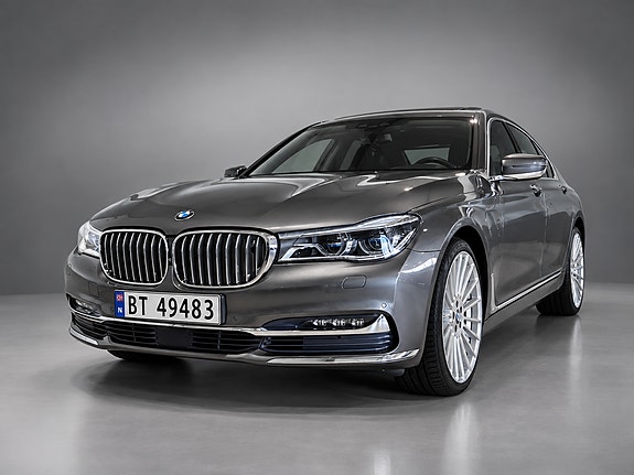 BMW 740Le 6 of 30