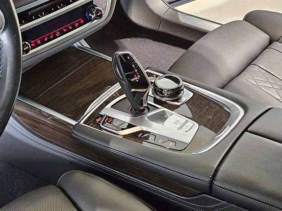 BMW 740Le 20 of 30
