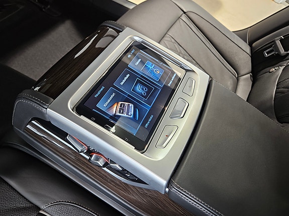 BMW 740Le 26 of 30