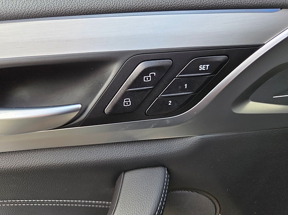 BMW iX3 5 of 29