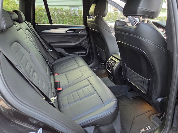 BMW iX3 15 of 29