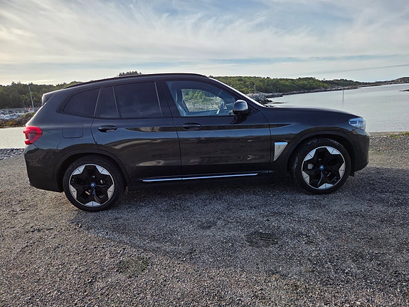 BMW iX3 23 of 29