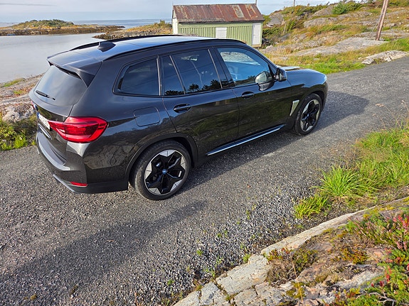 BMW iX3 20 of 29