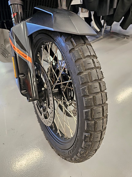 KTM 890 Adventure 3 of 10