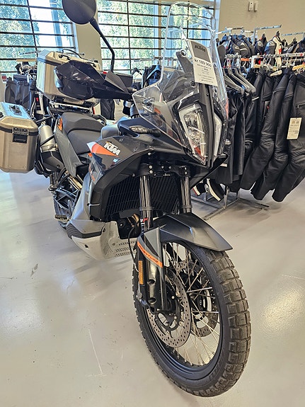 KTM 890 Adventure 2 of 10
