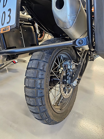 KTM 890 Adventure 5 of 10