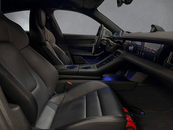 Porsche Taycan 13 of 30