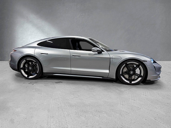 Porsche Taycan 2 of 30